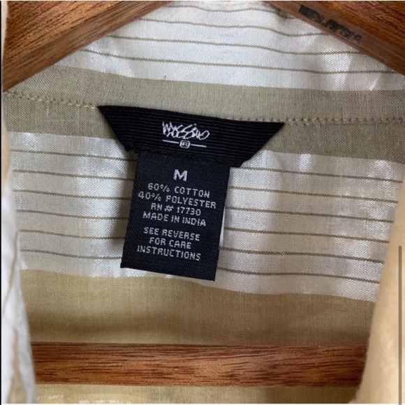 🌿Mossimo Gold Button Down Blouse - Picture 4 of 5